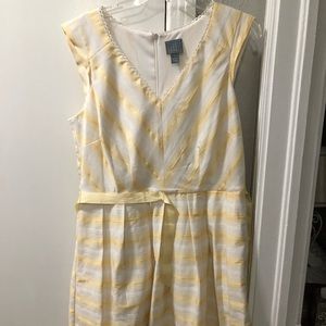 Sweet dress with grosgrain detail